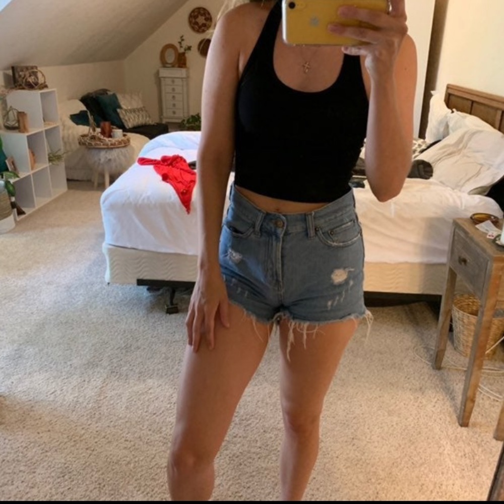 Cropped halter